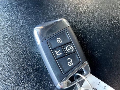 Used 2023 Volkswagen Atlas Cross Sport SEL Premium R-Line image 12