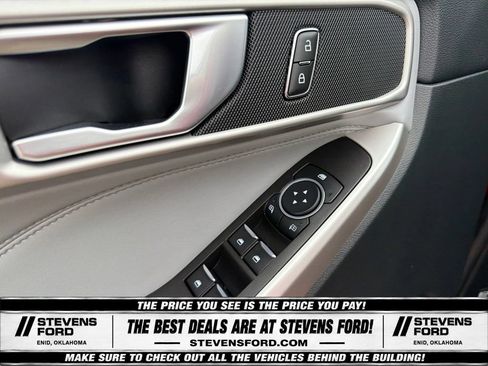 Used 2023 Ford Explorer XLT w/ Equipment Group 202A AWD/4WD image 21