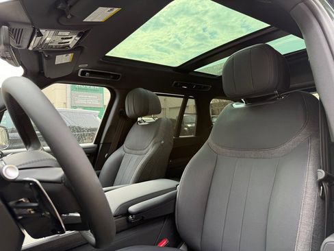 New 2025 Land Rover Range Rover SE image 7