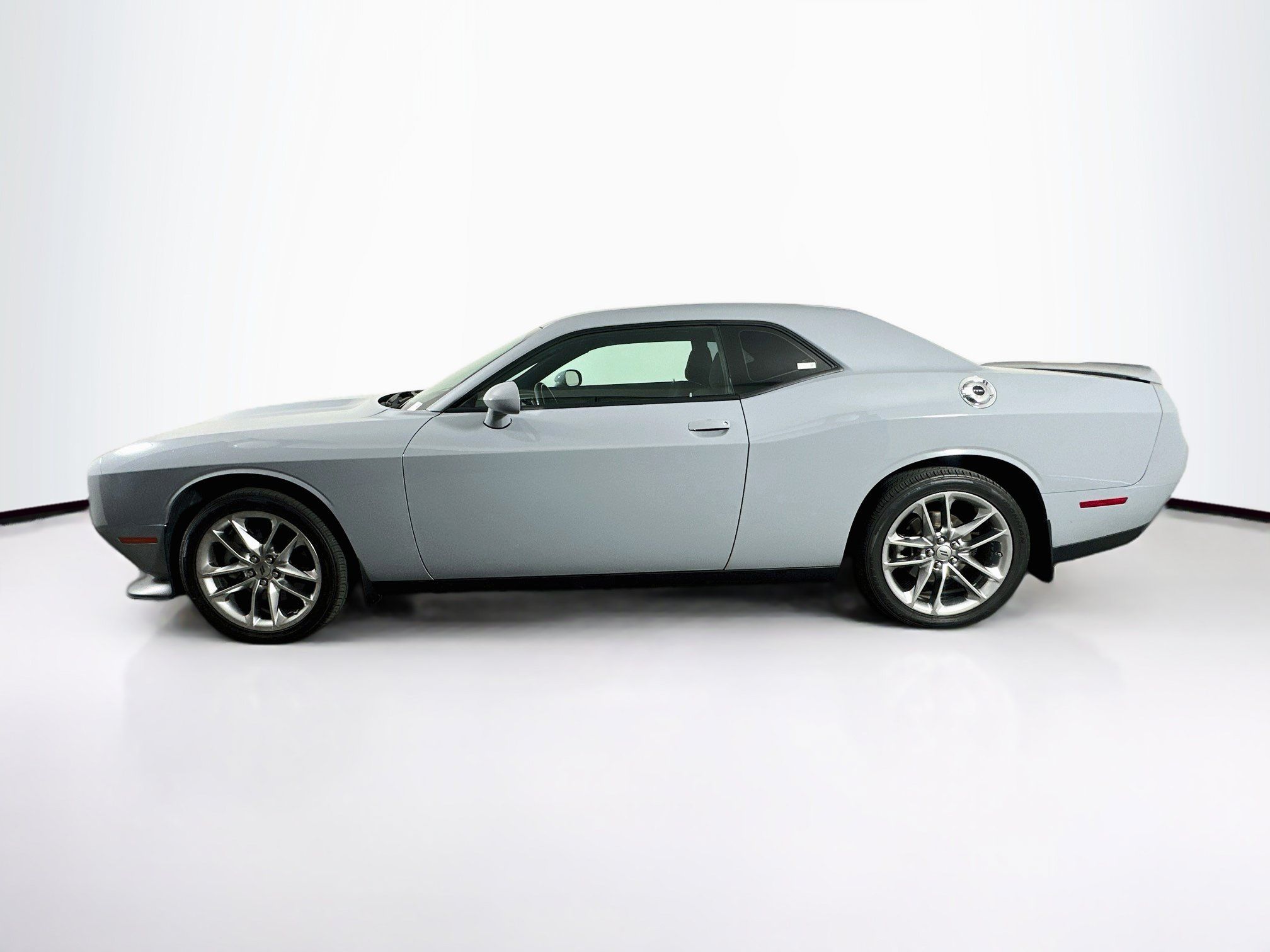 Used 2022 Dodge Challenger GT AWD/4WD image 4