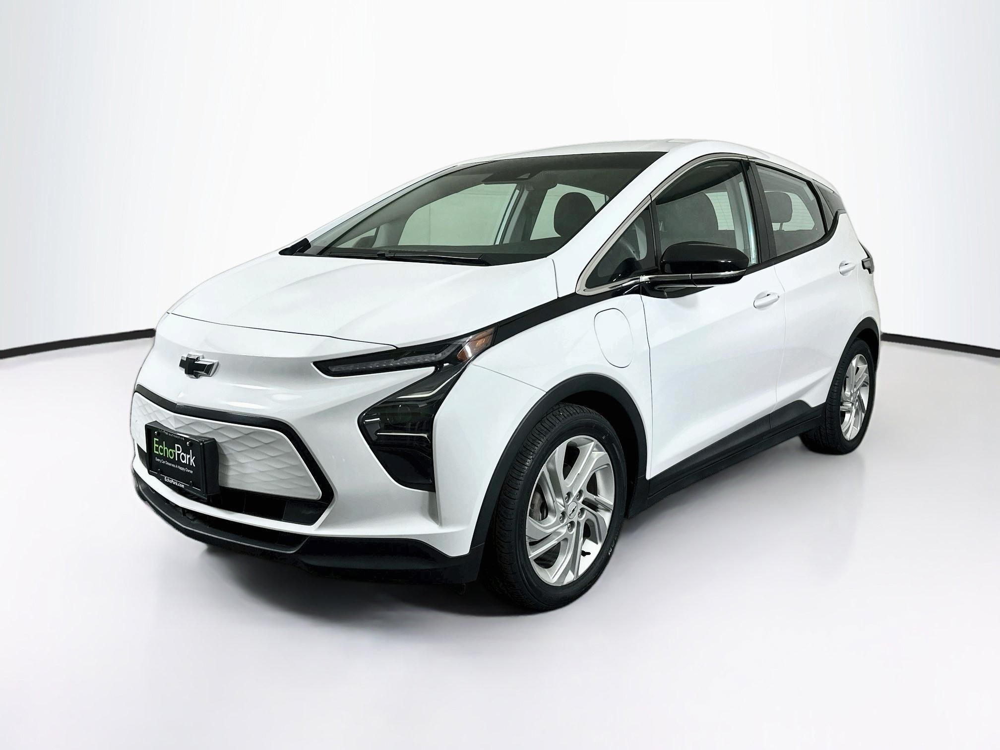 Used 2023 Chevrolet Bolt LT w/ Driver Confidence Package FWD image 3
