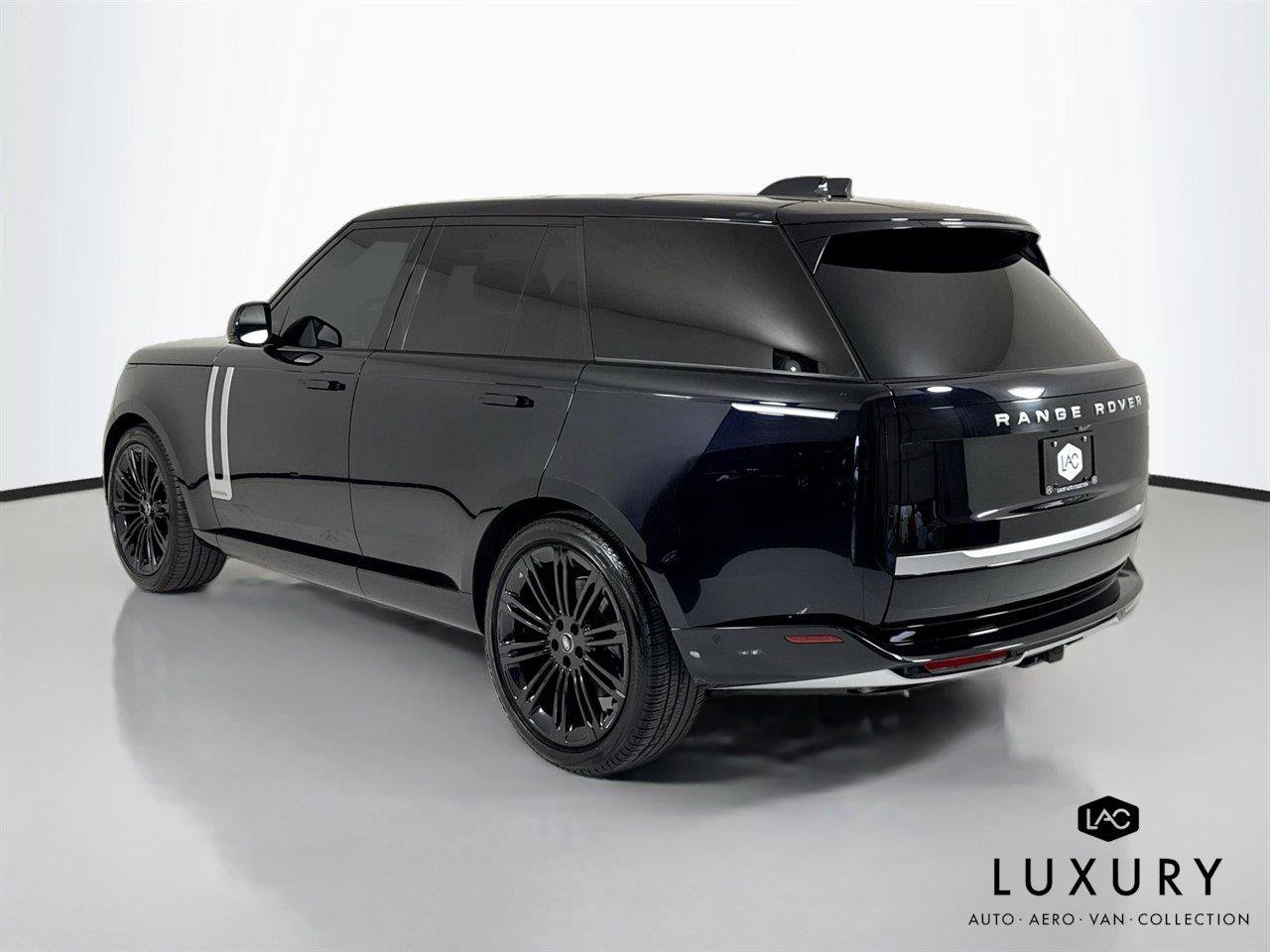 Used 2024 Land Rover Range Rover Autobiography AWD/4WD image 7