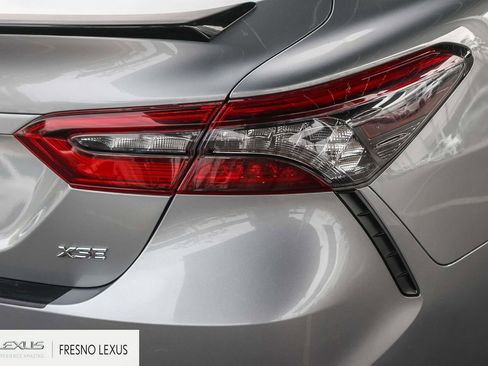Used 2022 Toyota Camry XSE FWD image 7