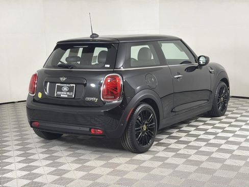 Used 2023 MINI Cooper SE image 5