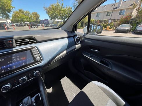 Used 2025 Nissan Versa SV FWD image 28