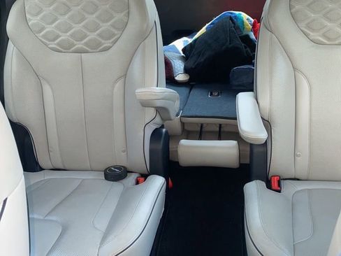 Used 2021 Hyundai Palisade Limited image 8