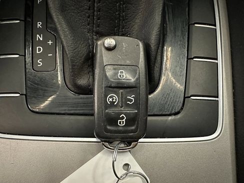 Used 2021 Volkswagen Passat 2.0T SE image 16