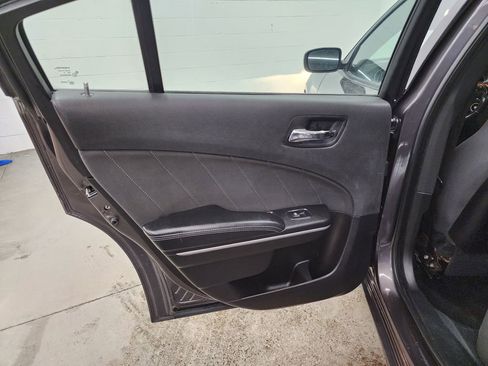 Used 2019 Dodge Charger SXT image 25