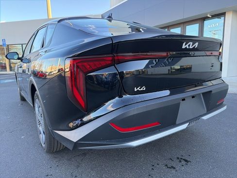 New 2025 Kia K4 LX image 9
