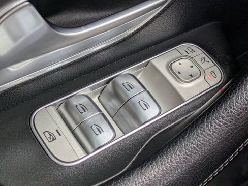 Used 2024 Mercedes-Benz GLE 450e 4MATIC image 21