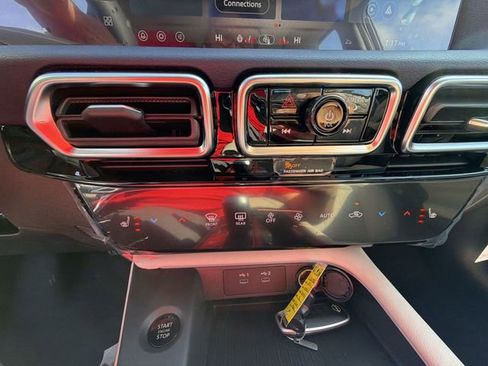 New 2026 Nissan Sentra SL w/ Floor Mat Package FWD image 17