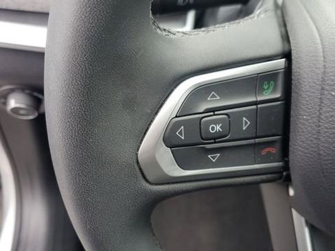 Certified 2024 Jeep Compass Latitude image 9