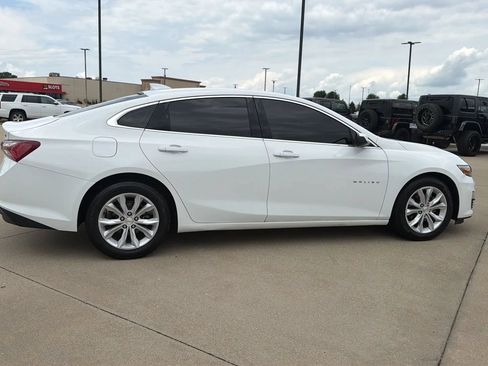 Used 2020 Chevrolet Malibu LT FWD image 18