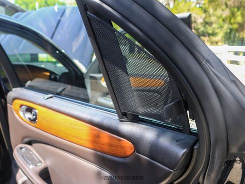 Used 2006 Jaguar XJ Vanden Plas Super V8 Portfolio image 34