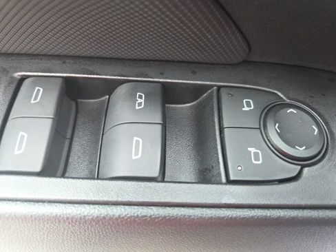 Used 2024 Chevrolet Equinox EV LT FWD image 32