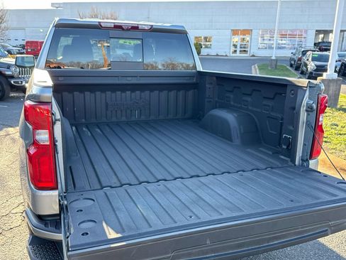 Used 2023 Chevrolet Silverado 1500 High Country w/ Technology Package image 9