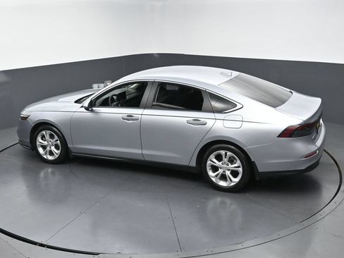 Used 2025 Honda Accord LX image 38