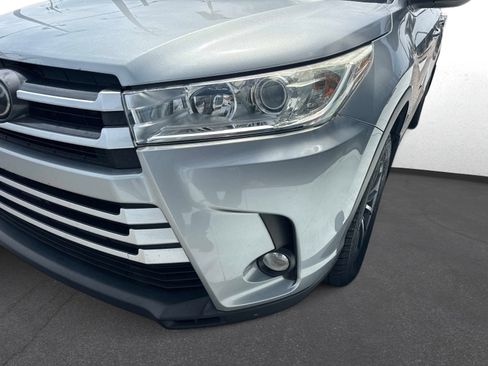 Used 2018 Toyota Highlander XLE image 9
