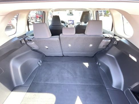 Used 2023 Toyota RAV4 LE FWD image 32