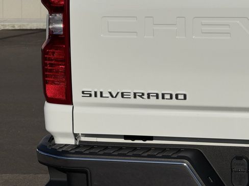 Used 2025 Chevrolet Silverado 3500 LT w/ Convenience Package image 39