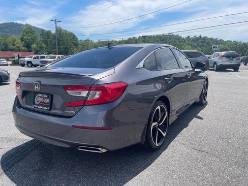 Used 2018 Honda Accord Sport image 9