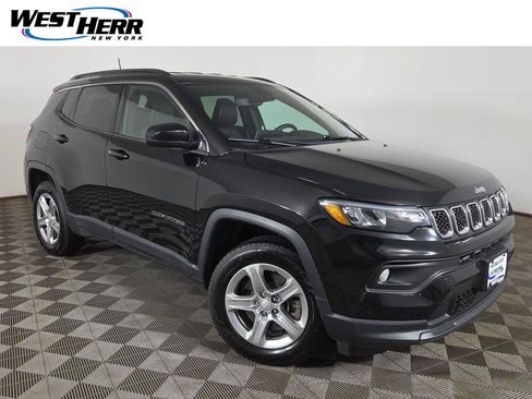 Used 2023 Jeep Compass Latitude AWD/4WD image 1
