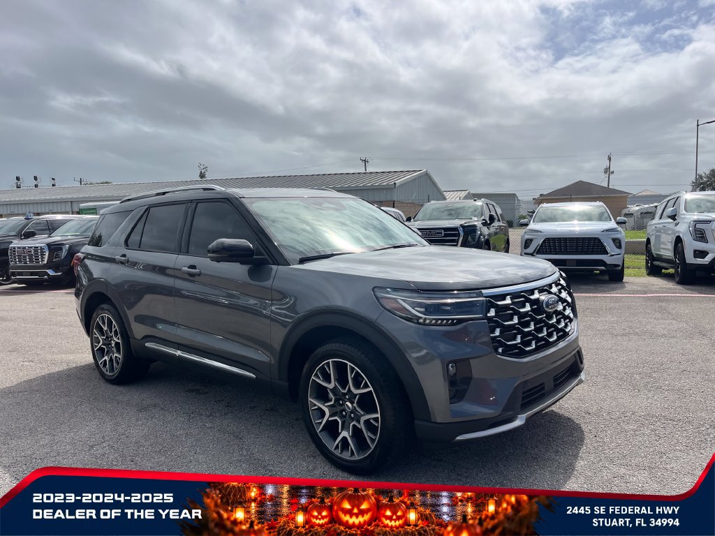 Used 2025 Ford Explorer Platinum w/ Ultimate Package AWD/4WD image 2