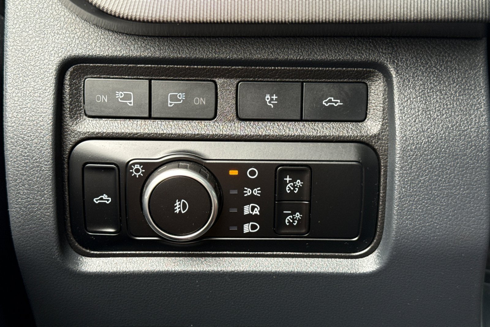 Used 2023 Ford F350 Platinum AWD/4WD image 33