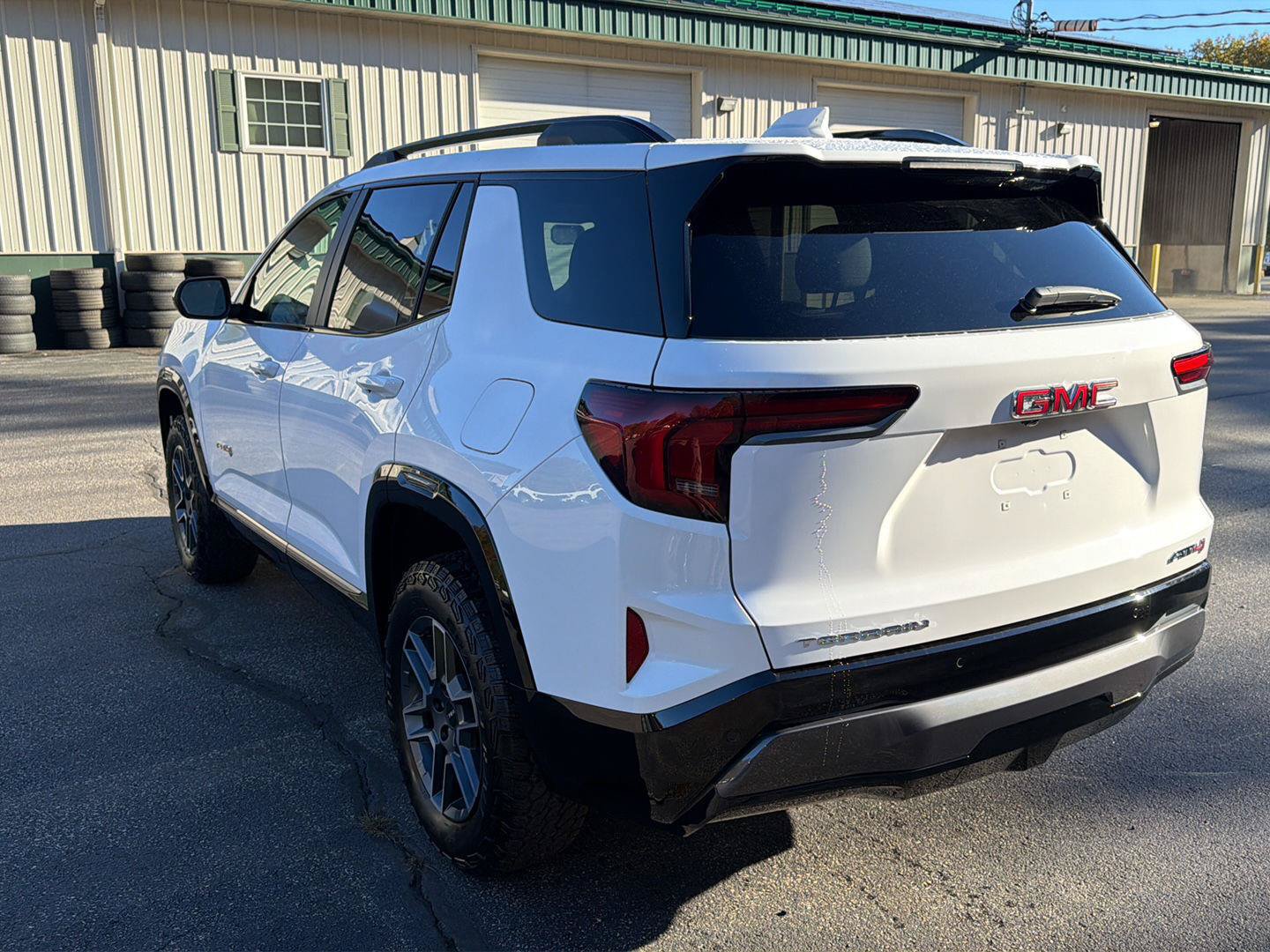 New 2027 GMC Terrain AT4 AWD/4WD image 3