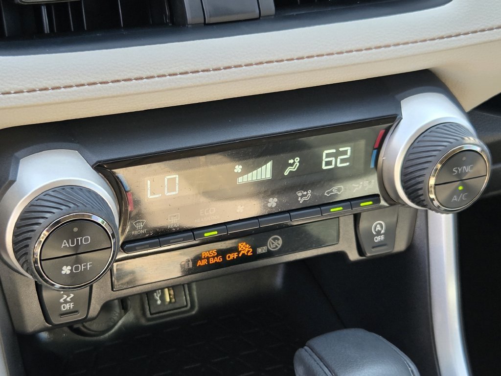 Used 2025 Toyota RAV4 XLE w/ Convenience Package FWD image 20