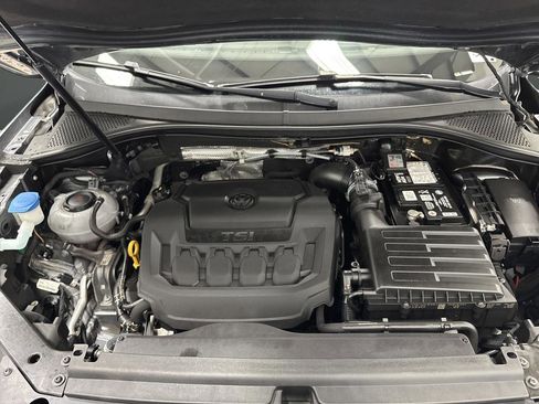 Used 2018 Volkswagen Tiguan S image 33