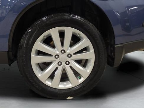 Used 2013 Subaru Forester 2.5X Premium w/ All-Weather Plus Pkg AWD/4WD image 24