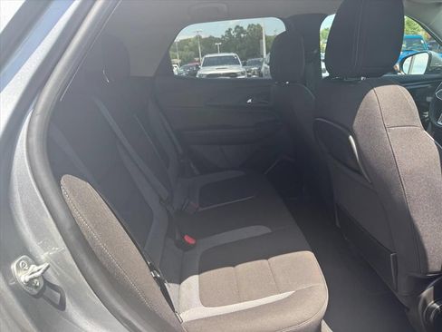 Used 2024 Chevrolet TrailBlazer LT w/ LT Cold Weather Package FWD image 13