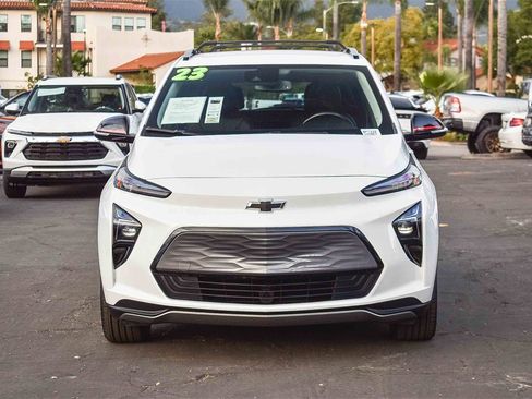 Used 2023 Chevrolet Bolt EUV LT w/ Convenience Package image 2