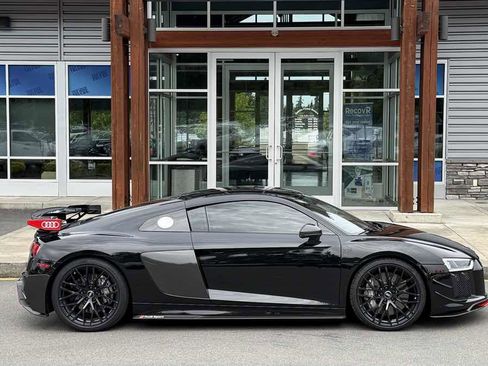 Used 2018 Audi R8 V10 plus AWD/4WD image 2