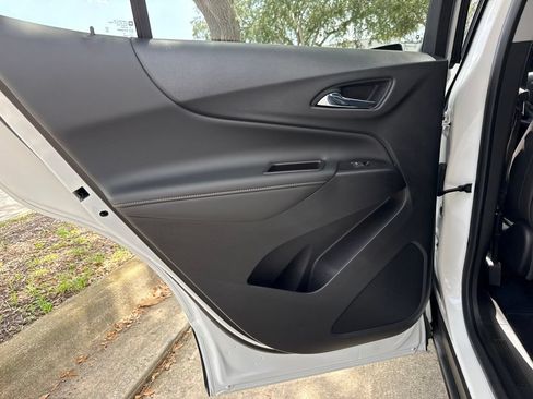 Used 2021 Chevrolet Equinox Premier FWD image 27