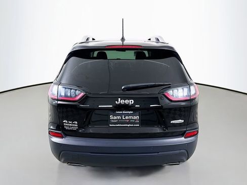 Used 2019 Jeep Cherokee Latitude Plus w/ Cold Weather Group AWD/4WD image 6