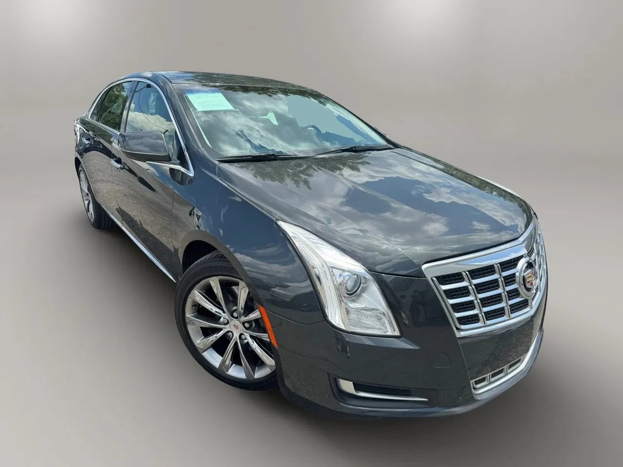Used 2013 Cadillac XTS FWD image 2