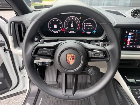 Certified 2026 Porsche Cayenne E-Hybrid Coupe AWD/4WD image 24