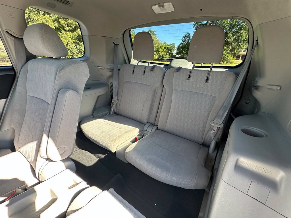 Used 2011 Toyota Highlander 2WD w/ Cold Weather Pkg image 27