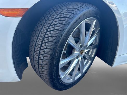 Used 2017 Porsche 718 Boxster Base image 9