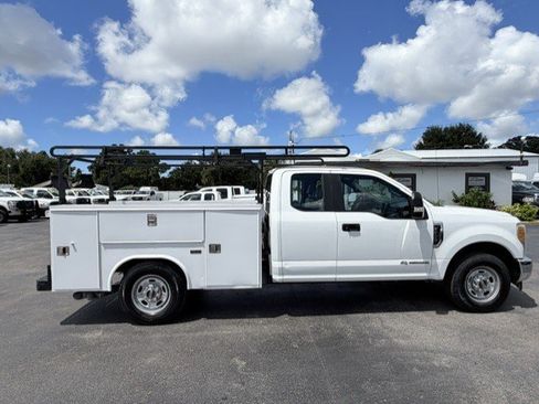 Used 2017 Ford F250 XL w/ Power Equipment Group RWD image 5
