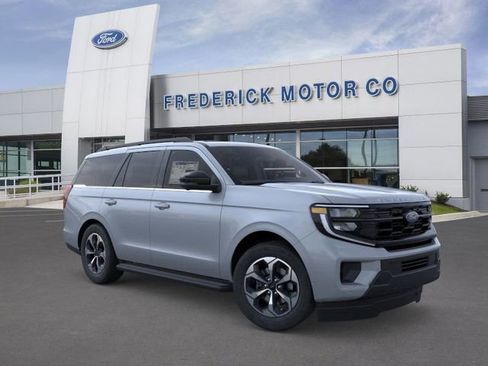 New 2026 Ford Expedition Active image 7