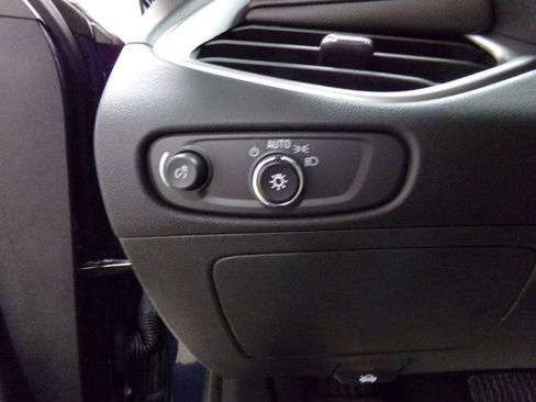 Used 2022 Chevrolet Malibu LT w/ Leather Package image 24