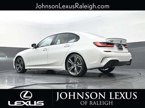 Used 2022 BMW 330i xDrive Sedan w/ M Sport Package AWD/4WD image 17