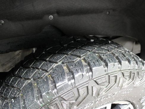 Used 2024 Chevrolet Silverado 1500 ZR2 image 37