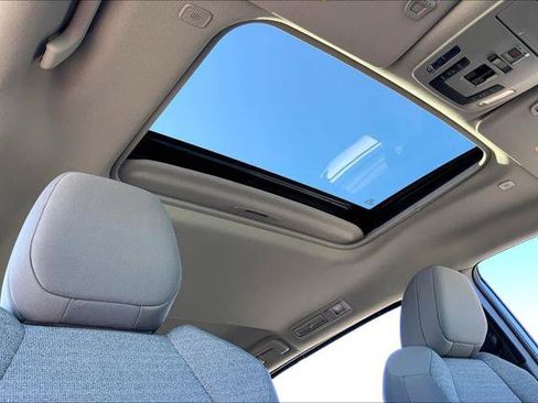 Certified 2025 Toyota Sienna LE w/ LE Plus Package image 14