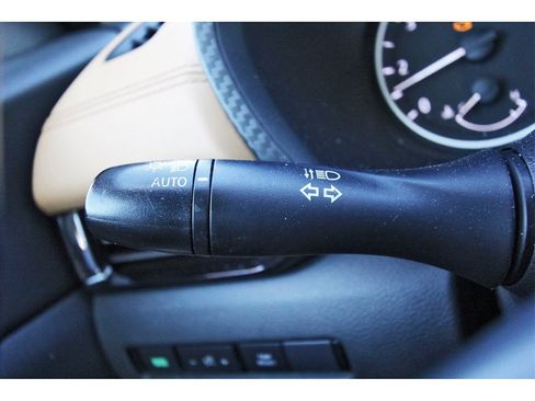 Used 2020 Nissan Sentra SV w/ SV Premium Package image 12