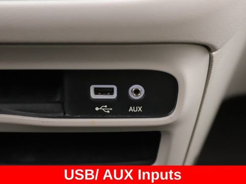 Used 2017 Chrysler Pacifica Touring-L FWD image 24