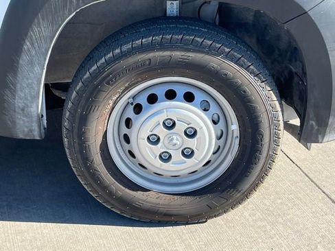 Used 2024 RAM ProMaster 3500 w/ Delivery Van Package image 7